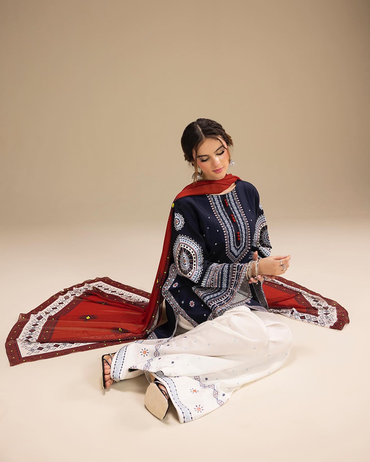 WN FASHION EMBROIDERY 3PC