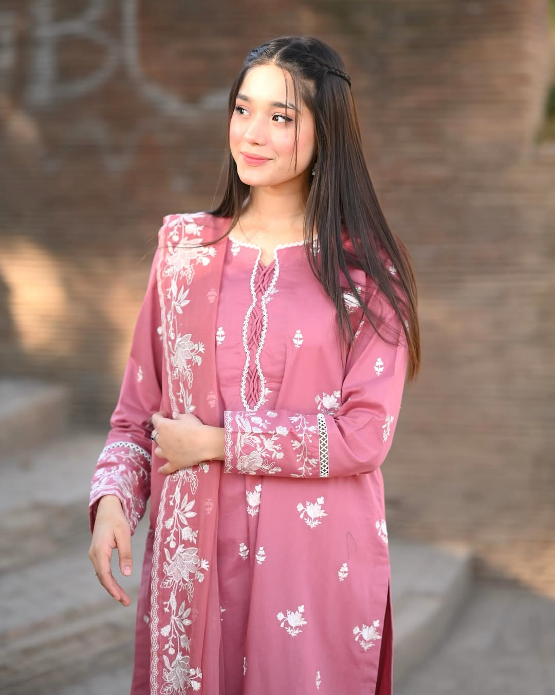 WN FASHION  EMBROIDERY 3PC